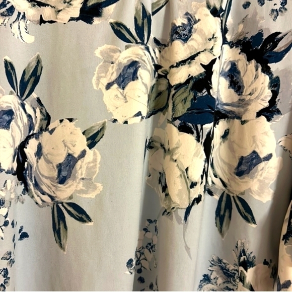 Karl Lagerfeld floral ice blue ruffle half button size small long sleeve blouse - Picture 5 of 7